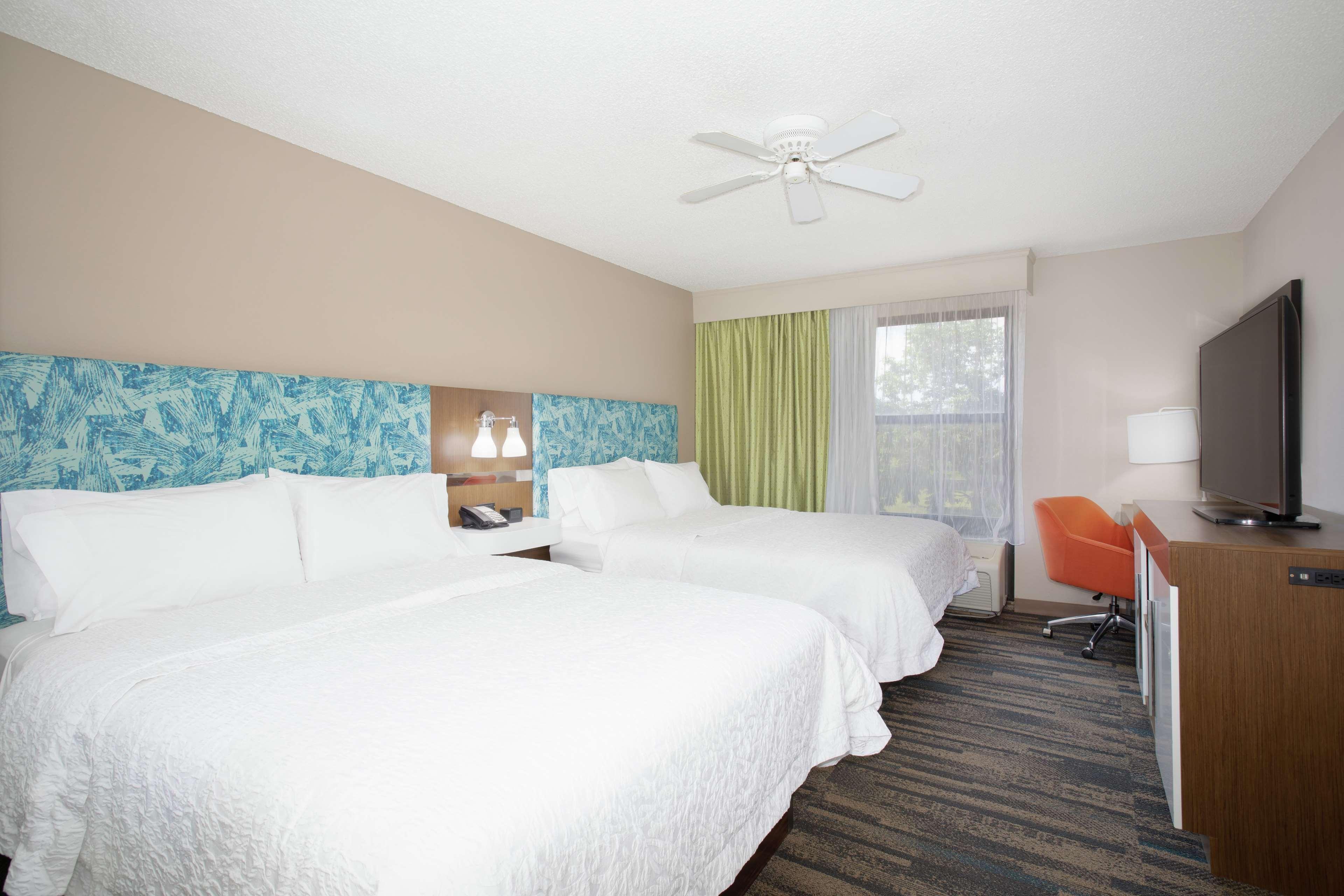 Hampton Inn & Suites Kansas City-Merriam Extérieur photo