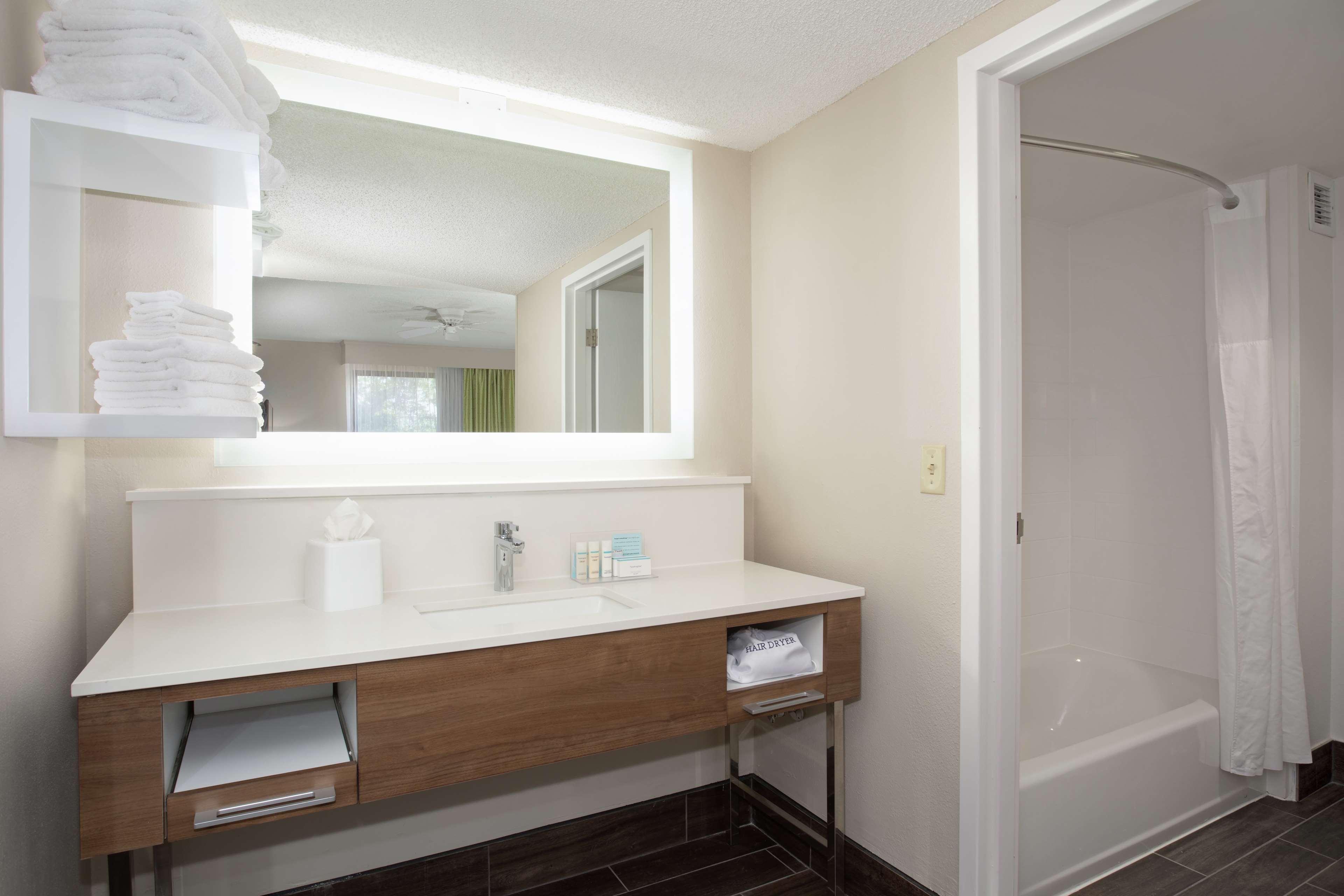 Hampton Inn & Suites Kansas City-Merriam Extérieur photo