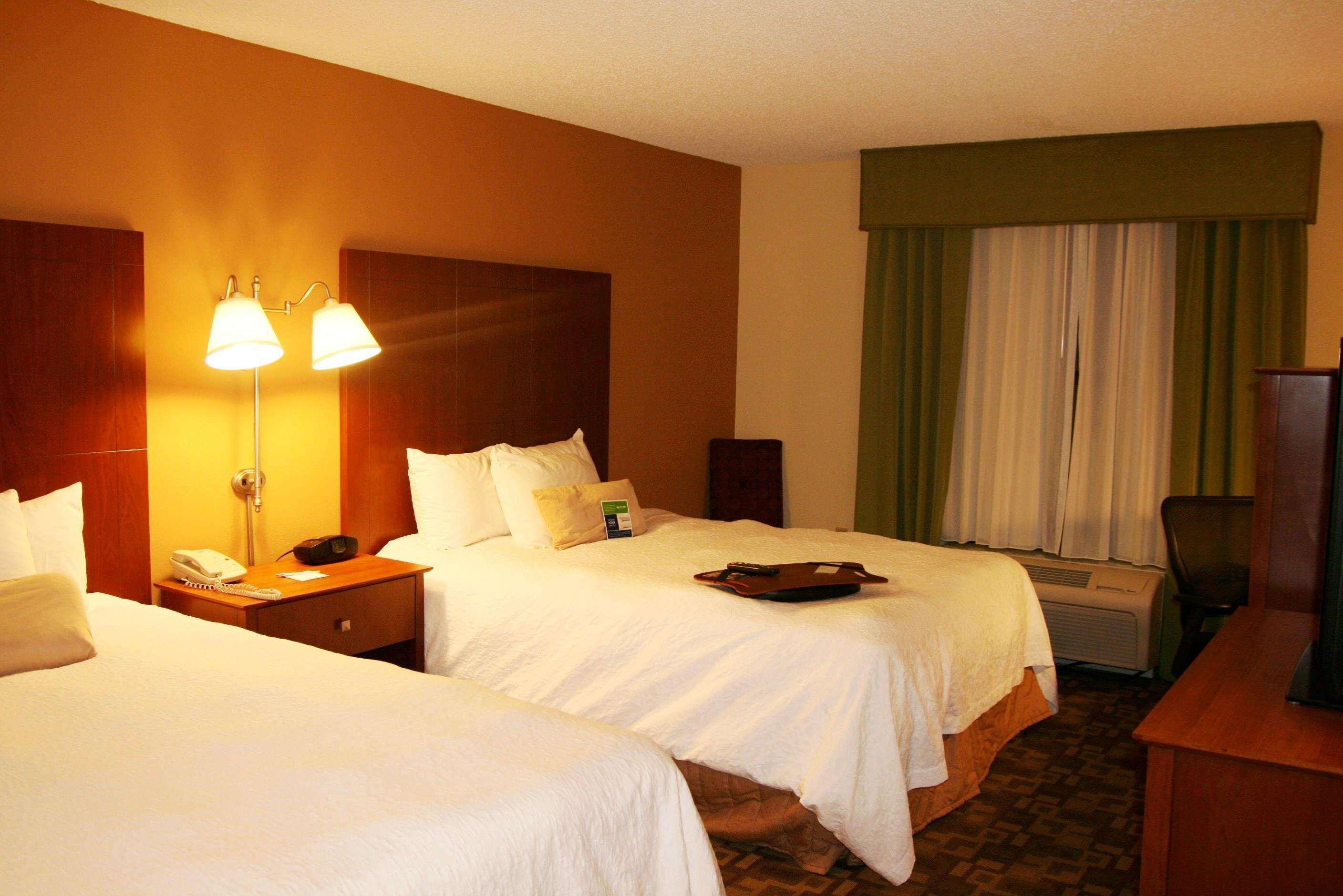 Hampton Inn & Suites Kansas City-Merriam Extérieur photo