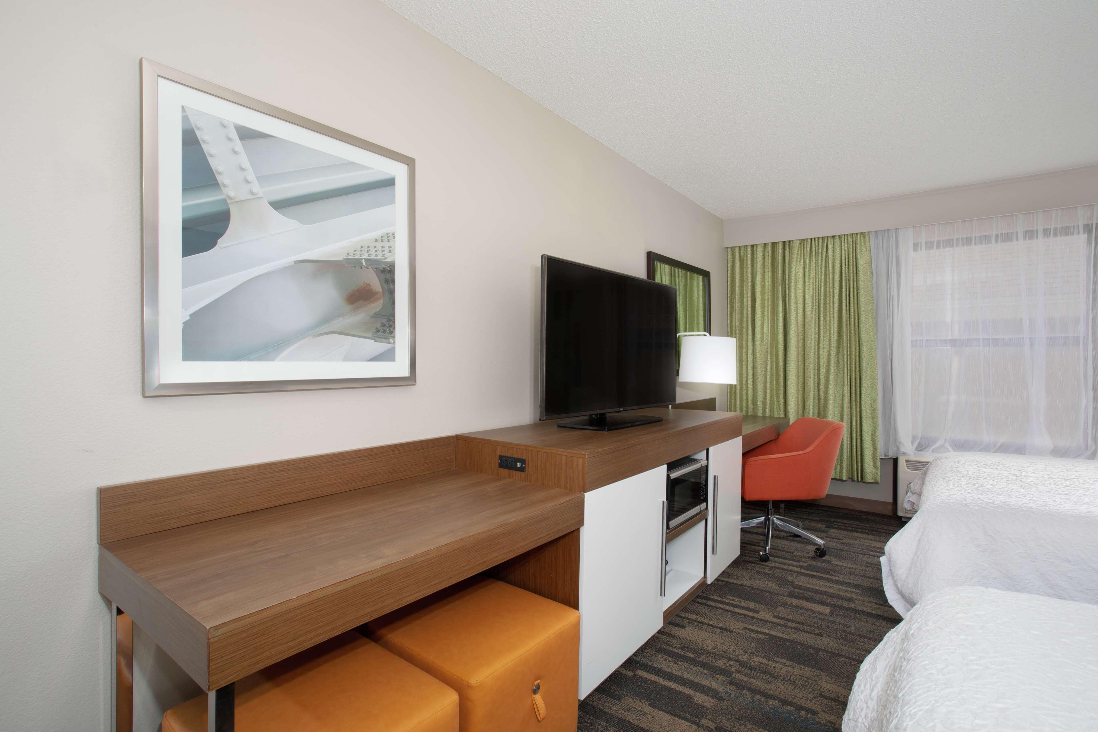 Hampton Inn & Suites Kansas City-Merriam Extérieur photo