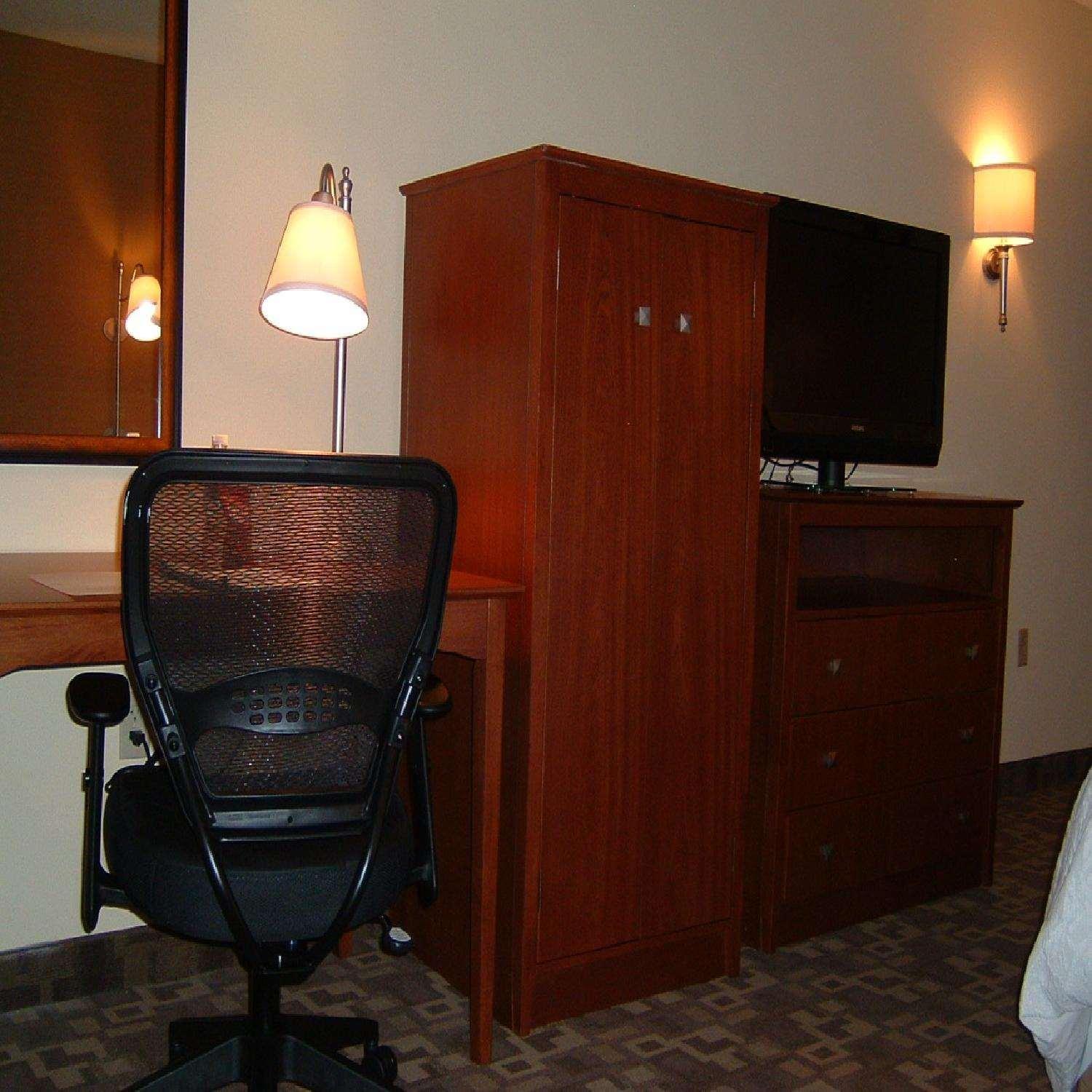 Hampton Inn & Suites Kansas City-Merriam Extérieur photo