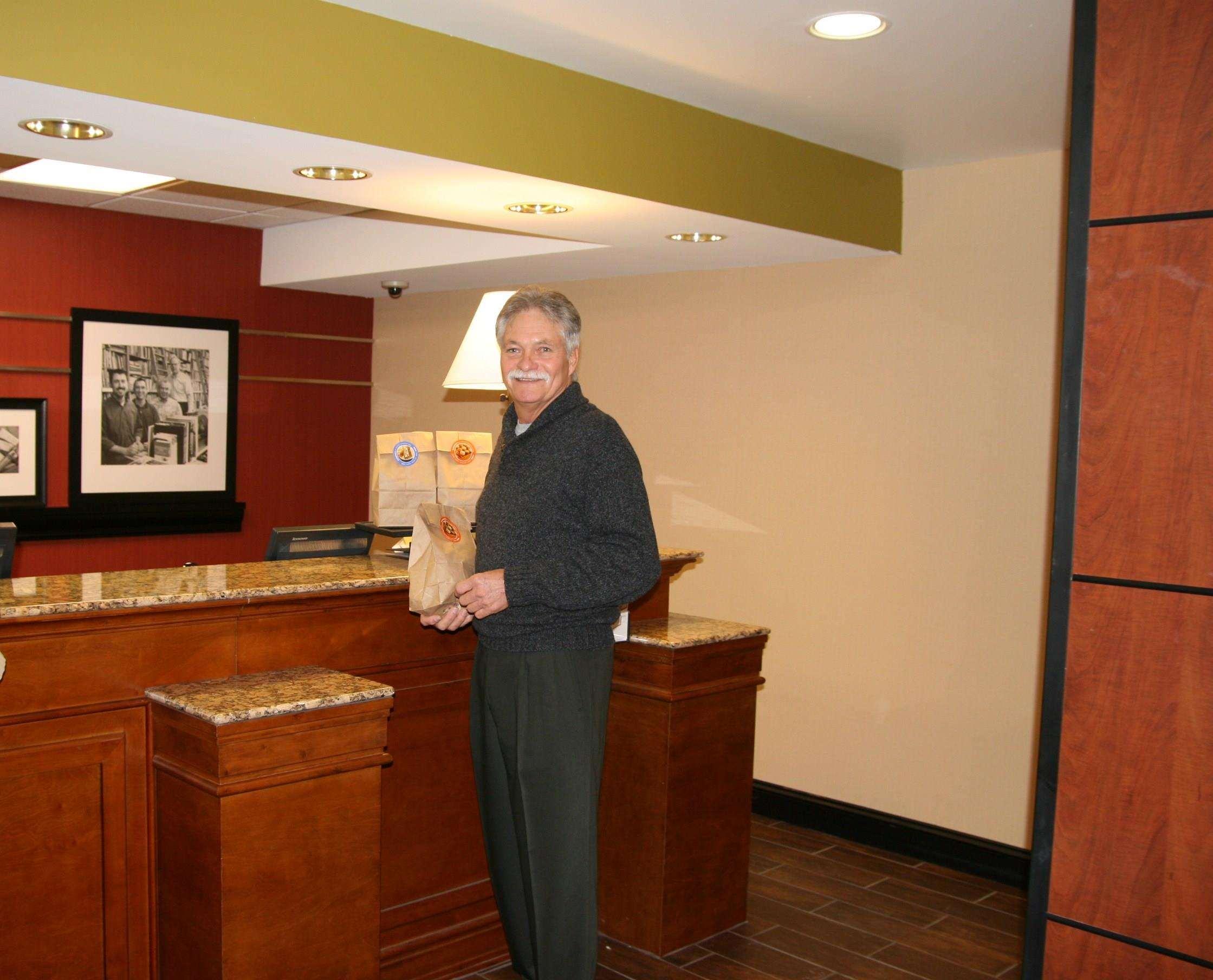 Hampton Inn & Suites Kansas City-Merriam Extérieur photo