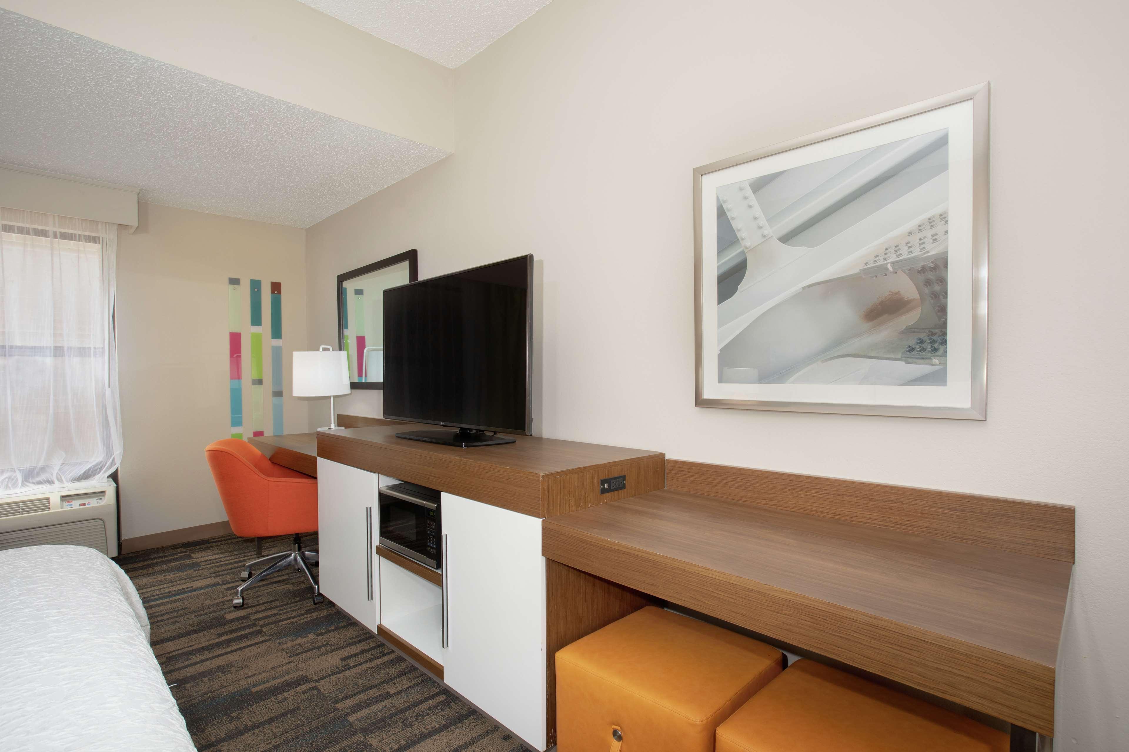 Hampton Inn & Suites Kansas City-Merriam Extérieur photo