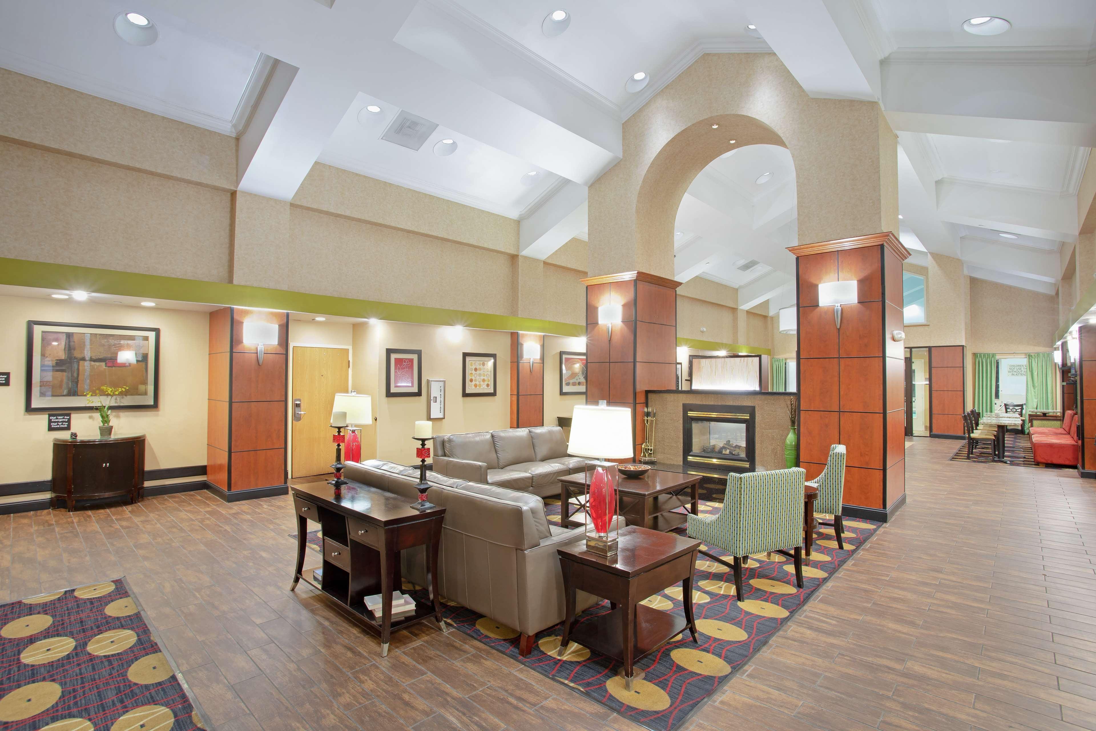 Hampton Inn & Suites Kansas City-Merriam Extérieur photo