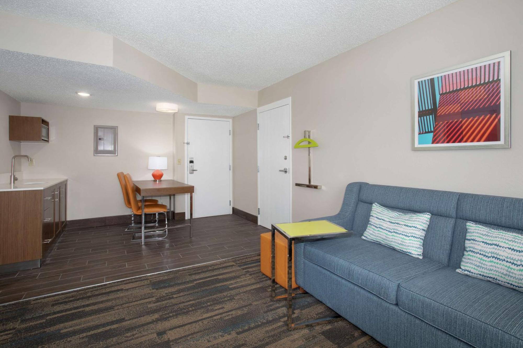 Hampton Inn & Suites Kansas City-Merriam Extérieur photo